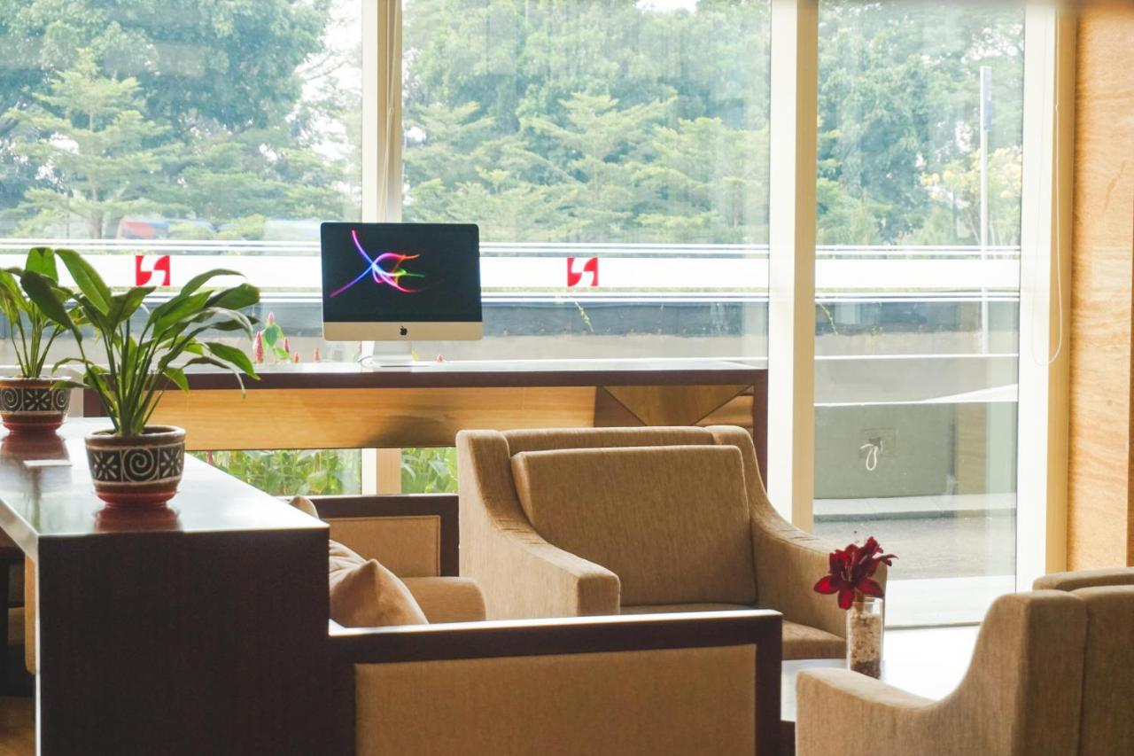 Swiss-Belcourt Serpong Exterior photo