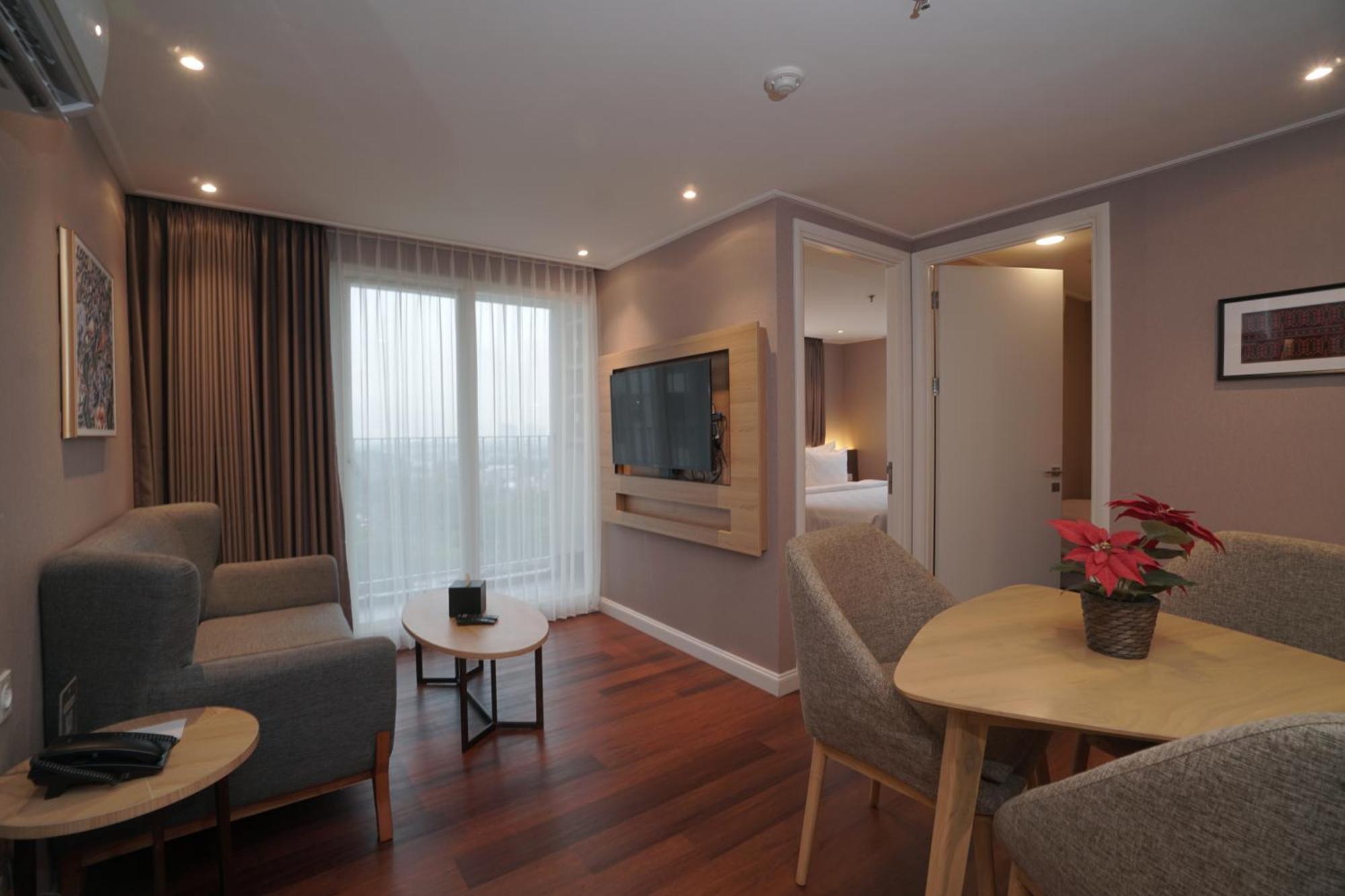 Swiss-Belcourt Serpong Exterior photo